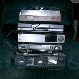 VCRs.jpg (37200 bytes)